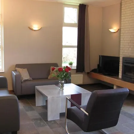 Oeverwoning 6p Oostrum (Limburg)